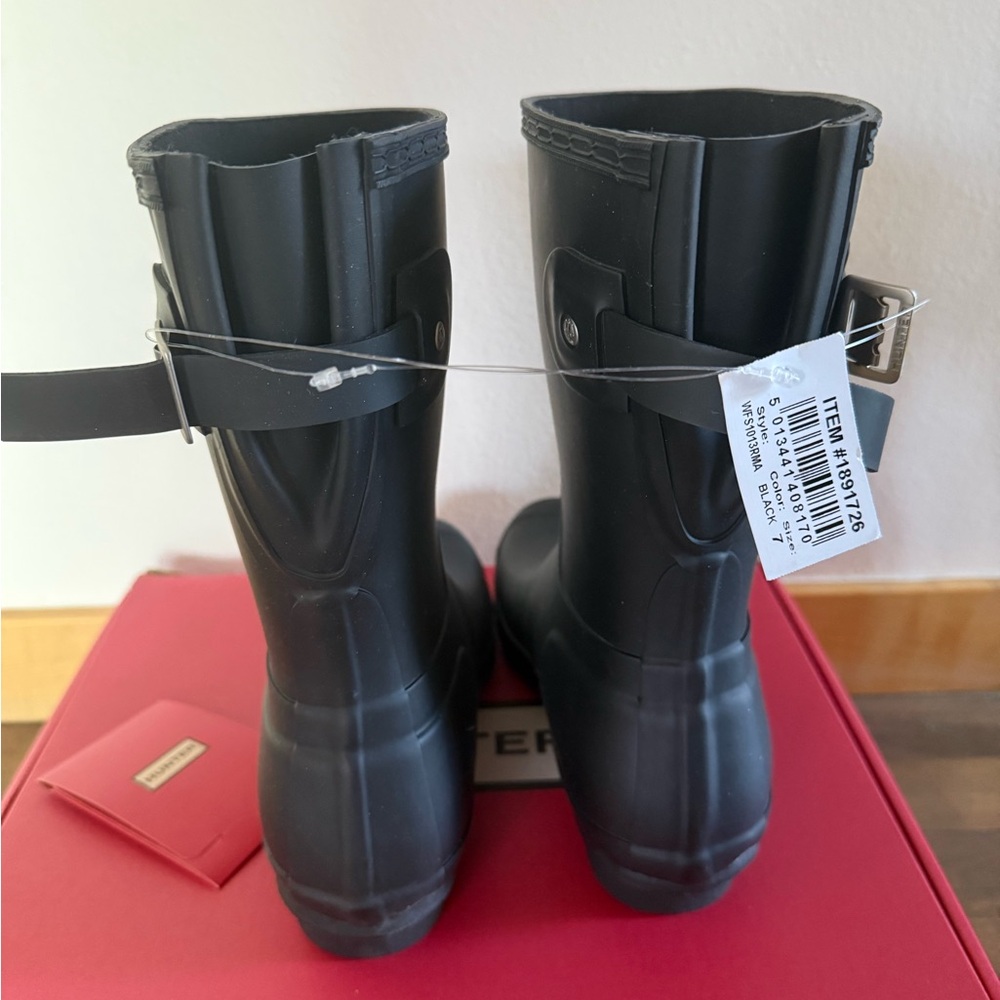 Hunter Original Short Rain Boots – Black – NEW w Tags and Box - Picture 2 of 5